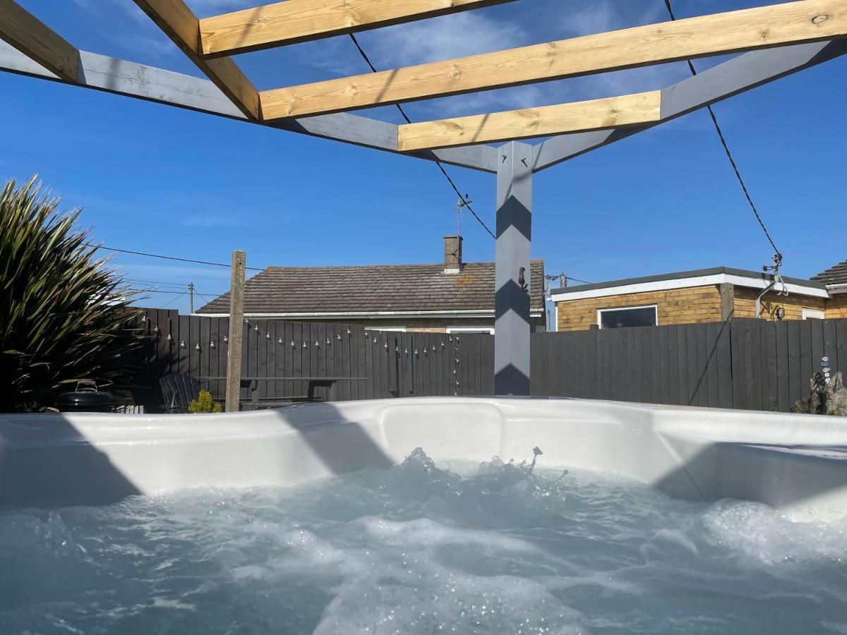 Dog Friendly Cottage 2 Mins To Beach With Hot Tub And Zappi Ev Lessingham 外观 照片