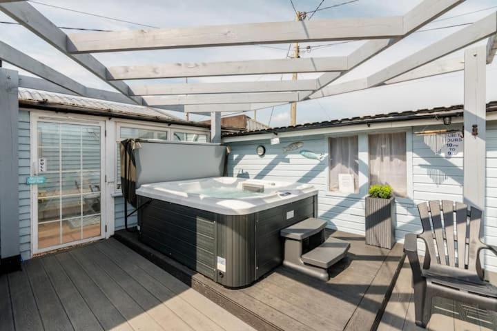 Dog Friendly Cottage 2 Mins To Beach With Hot Tub And Zappi Ev Lessingham 外观 照片