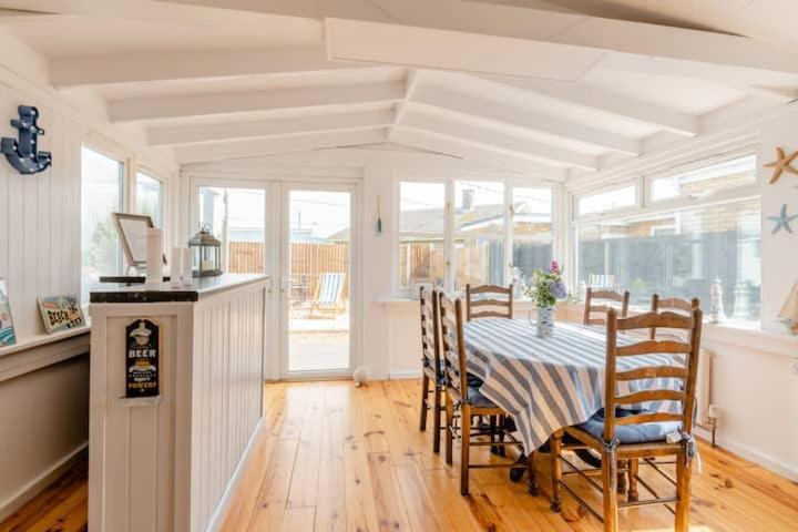 Dog Friendly Cottage 2 Mins To Beach With Hot Tub And Zappi Ev Lessingham 外观 照片
