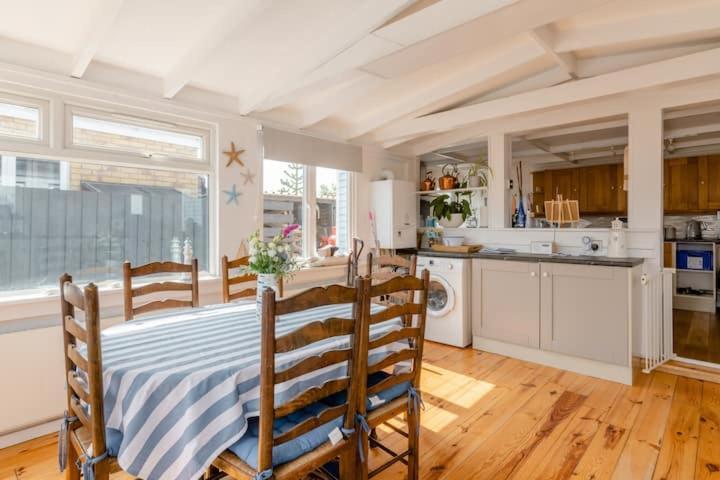 Dog Friendly Cottage 2 Mins To Beach With Hot Tub And Zappi Ev Lessingham 外观 照片